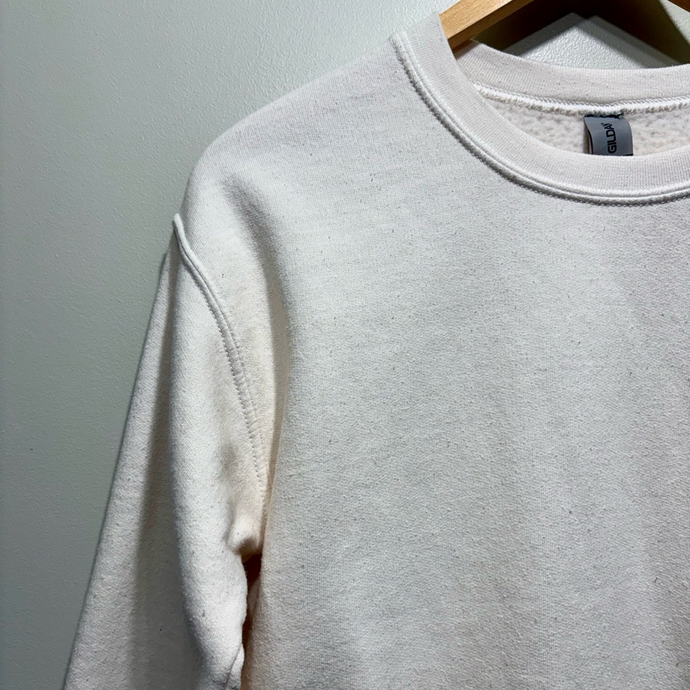 Gildan Cream Crewneck Sweatshirt Pullover Unisex Size Small - Picture 3 of 9
